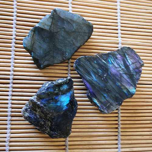 Labradorite_-_Rough.jpg